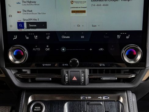 Used 2025 Lexus GX 550 image 27