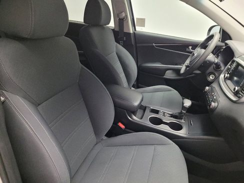 Used 2019 Kia Sorento FWD image 21