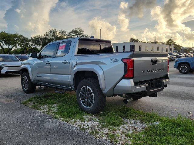Used 2026 Toyota Tacoma TRD Sport w/ TRD Sport Upgrade Package RWD image 3