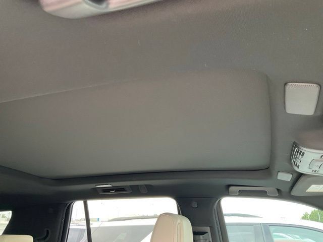 Used 2022 Cadillac Escalade Sport w/ Touring Package AWD/4WD image 12