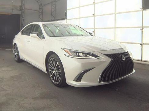 Used 2025 Lexus ES 350 w/ Premium Package FWD image 2