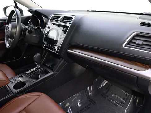 Used 2019 Subaru Outback 2.5i Touring image 14