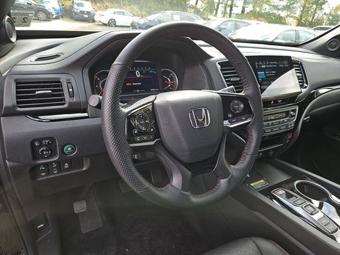 Certified 2024 Honda Passport Black Edition image 27