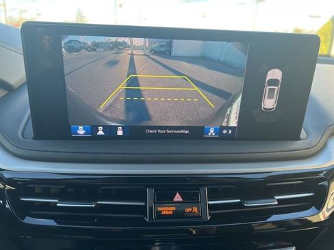 Used 2025 Acura MDX FWD w/ Technology Package image 12