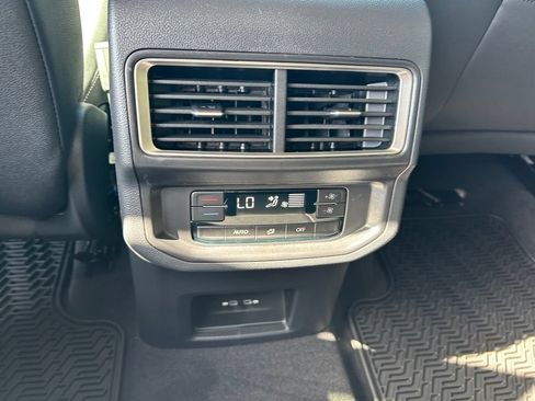 New 2026 Volkswagen Atlas SE FWD image 40