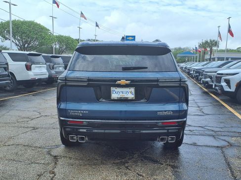 New 2026 Chevrolet Traverse High Country w/ LPO, Floor Liner Package FWD image 16