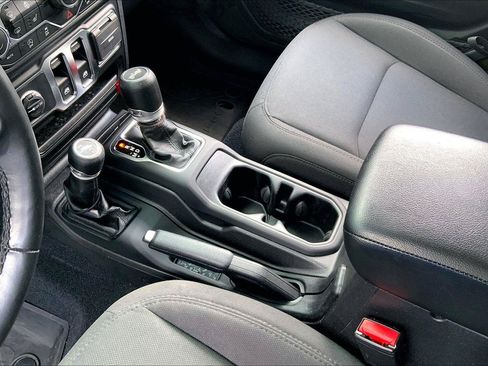 Used 2022 Jeep Wrangler Sport AWD/4WD image 10