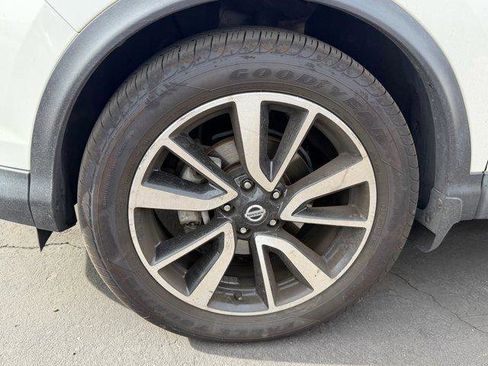 Used 2018 Nissan Rogue Sport SL image 6