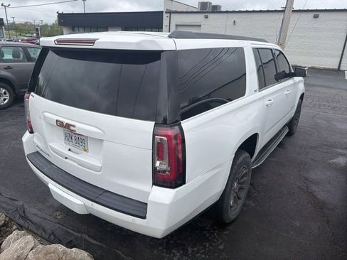Used 2017 GMC Yukon XL SLT AWD/4WD image 4