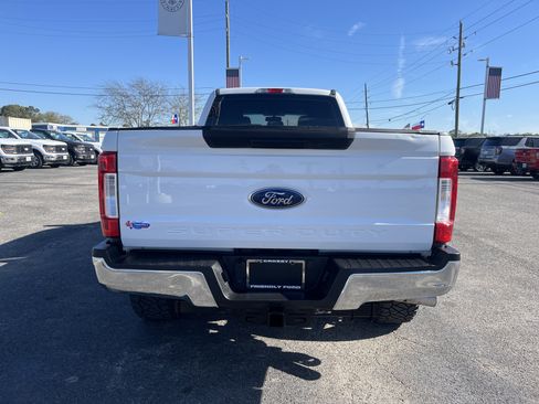 Used 2017 Ford F250 XL w/ Power Equipment Group image 4