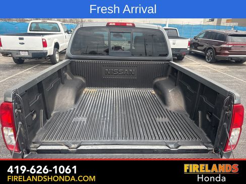 Used 2016 Nissan Frontier SV image 6