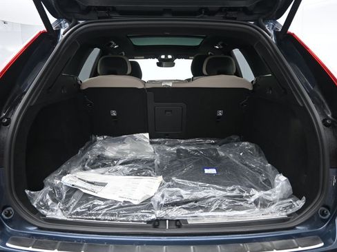 New 2026 Volvo XC60 B5 Plus w/ Protection Package Premier AWD/4WD image 21
