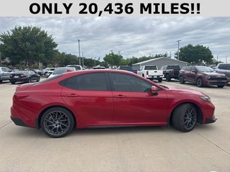 Used 2025 Toyota Camry SE w/ Convenience Package FWD video 2