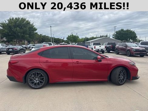 Used 2025 Toyota Camry SE w/ Convenience Package FWD image 2