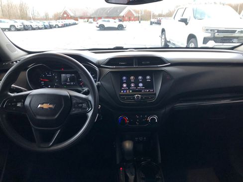 Used 2021 Chevrolet TrailBlazer LS FWD image 13