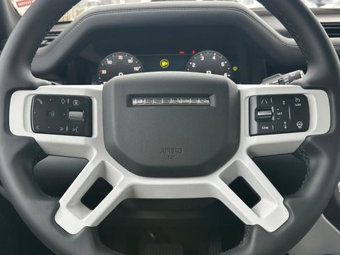 New 2026 Land Rover Defender 110 X-Dynamic SE AWD/4WD image 17