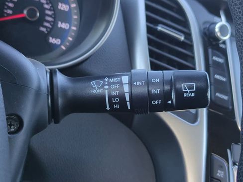 Used 2017 Hyundai Elantra GT image 23