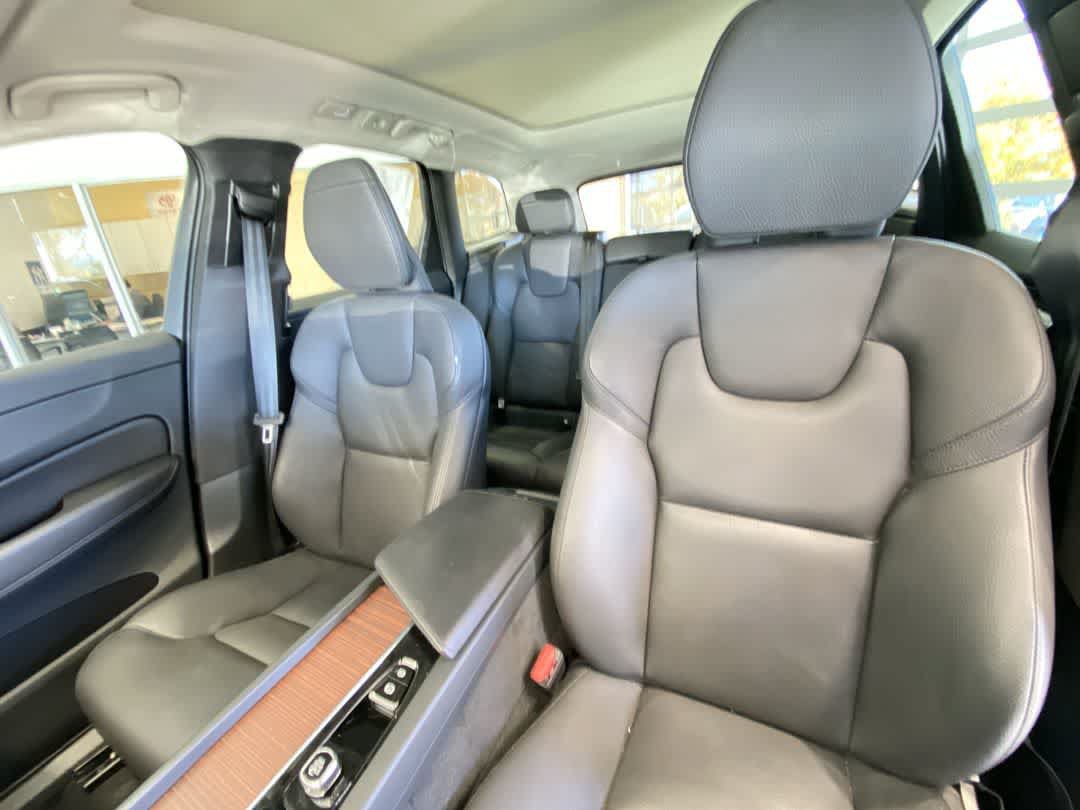 Used 2024 Volvo XC60 T8 Plus w/ Protection Package Premier AWD/4WD image 14