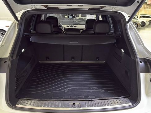 Used 2019 Porsche Cayenne AWD/4WD image 25