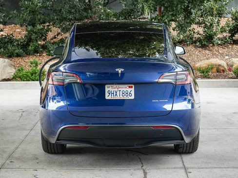 Used 2023 Tesla Model Y Long Range AWD/4WD image 5
