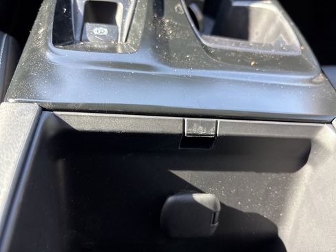 Used 2025 Toyota Camry SE image 18