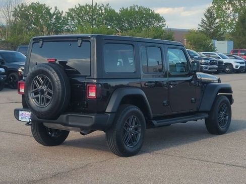 Used 2025 Jeep Wrangler Unlimited Sport AWD/4WD image 3