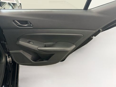 Used 2025 Nissan Altima 2.5 SV FWD image 30