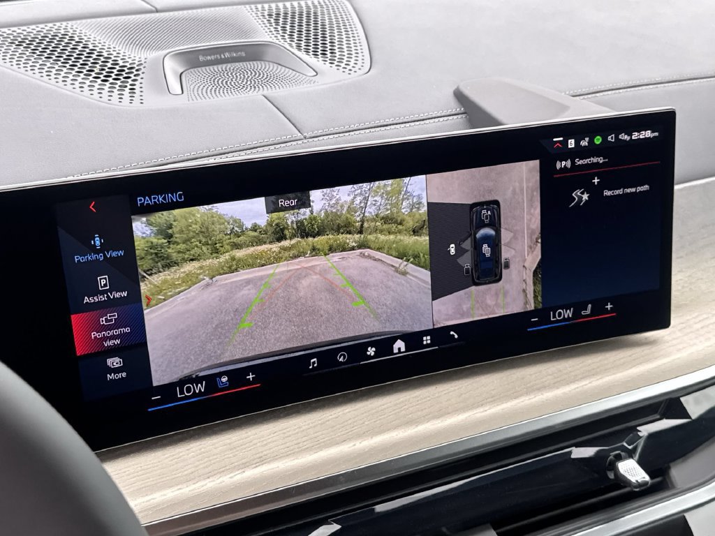 Used 2027 BMW X7 M60i AWD/4WD image 24
