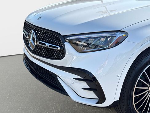 Certified 2024 Mercedes-Benz GLC 300 image 9