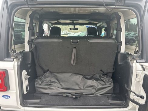 Used 2022 Jeep Wrangler Rubicon w/ Steel Bumper Group image 30