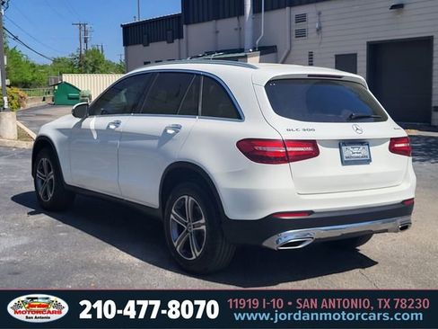 Used 2017 Mercedes-Benz GLC 300 4MATIC image 3