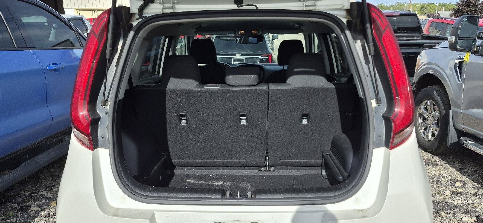 Used 2020 Kia Soul S FWD image 5