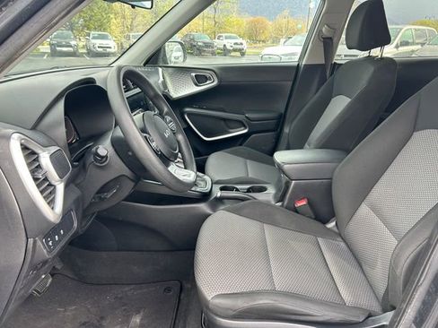 Used 2023 Kia Soul LX w/ Option Group 015 FWD image 24