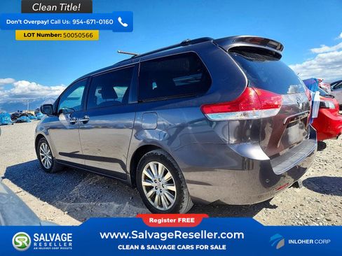Used 2013 Toyota Sienna XLE image 3