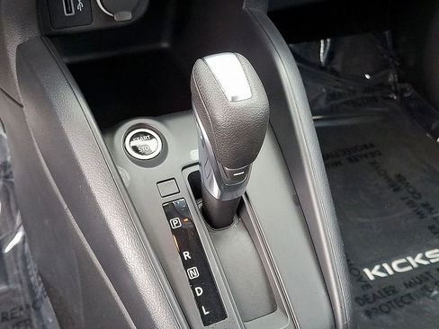 Used 2024 Nissan Kicks S image 11