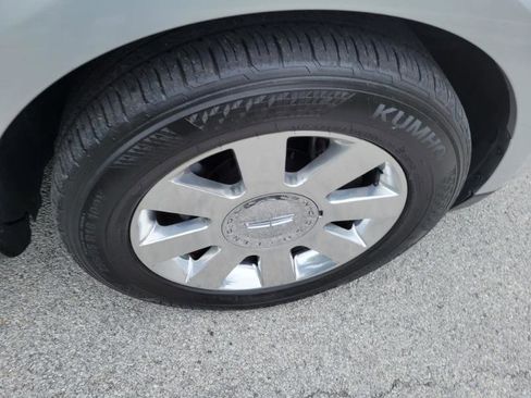 Used 2013 Lincoln MKT AWD image 27