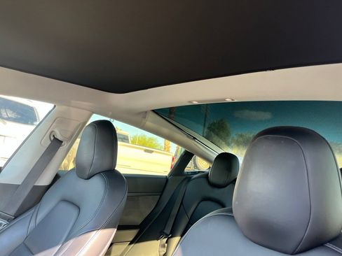 Used 2020 Tesla Model 3 Standard Range RWD image 13