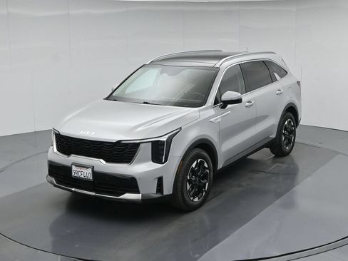 Used 2025 Kia Sorento S w/ Panoramic Sunroof Package FWD image 42