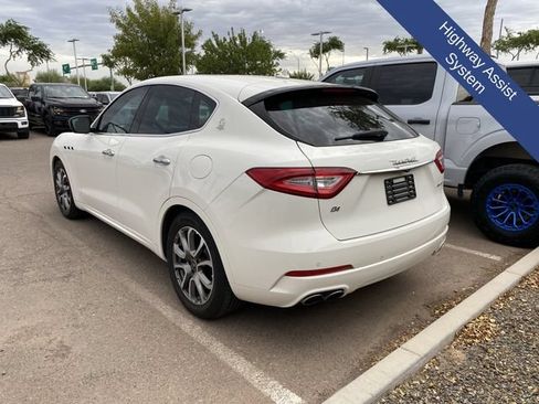 Used 2020 Maserati Levante AWD/4WD image 19