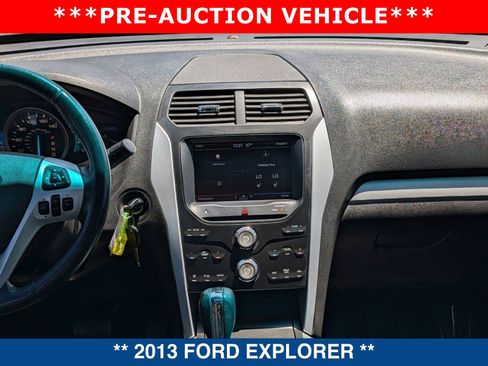 Used 2013 Ford Explorer XLT image 19
