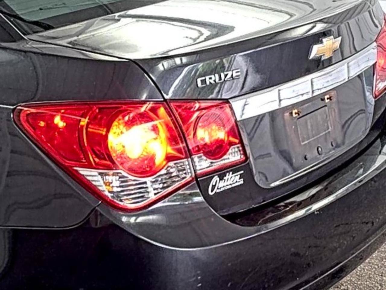 Used 2011 Chevrolet Cruze LS w/ Connectivity Package FWD image 8