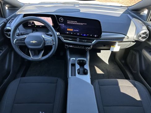 New 2026 Chevrolet Equinox EV LT image 7