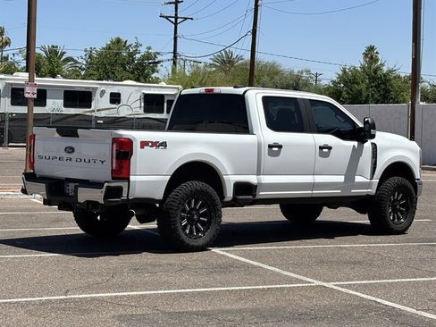 Used 2023 Ford F250 4x4 Crew Cab Super Duty image 4