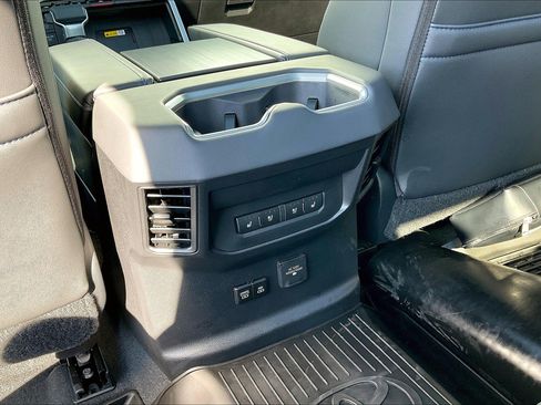 Used 2024 Toyota Tundra Platinum AWD/4WD image 40