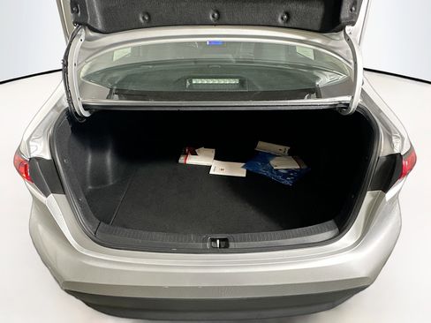 Used 2023 Toyota Corolla LE image 28