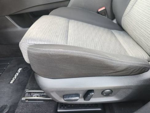 Used 2023 Nissan Rogue SV FWD image 22
