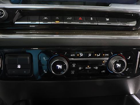 Used 2023 Chevrolet Silverado 1500 RST w/ Rally Edition image 10