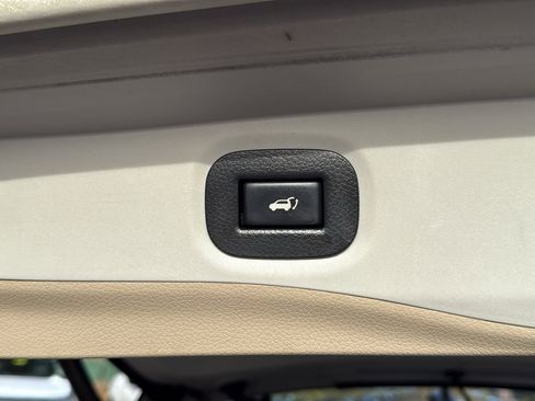 Used 2015 Nissan Rogue SL w/ SL Premium Package image 27