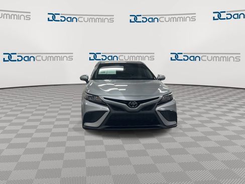 Used 2022 Toyota Camry SE AWD/4WD image 3
