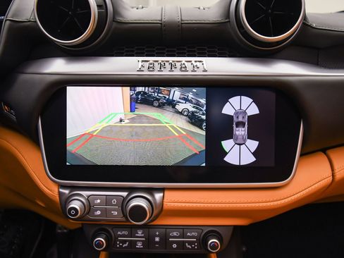 Used 2019 Ferrari Portofino image 47